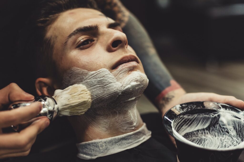 Descubra o Privilégio de Fazer a Barba com um Profissional na BARBERKING